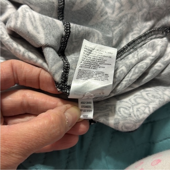 3/$14 Chico’s Pima Cotton Pineapple Tunic w/ Pockets Size: 1 US M - Picture 8 of 8